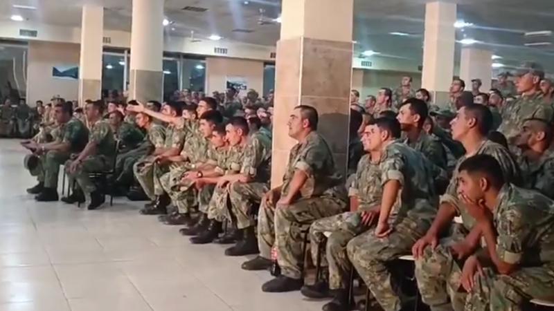 Azerbaycan askerlerinden A Milli Takım’a büyük destek