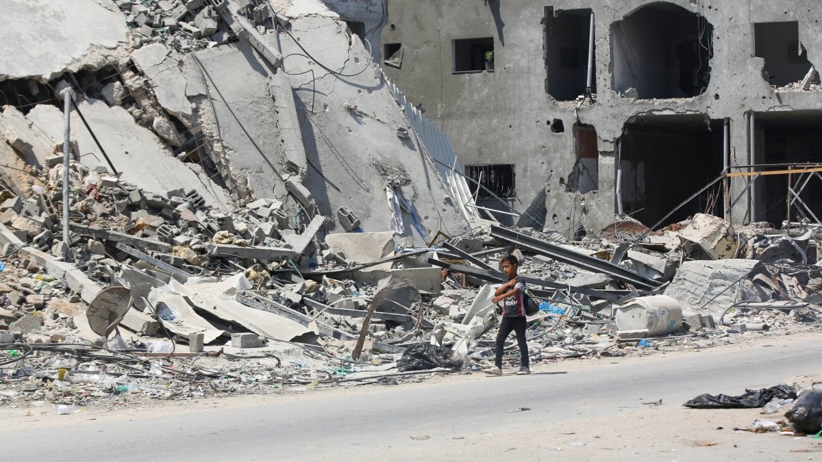 Gazze’de can kaybı 37 bin 765’e yükseldi
