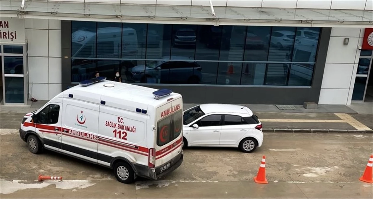 Sinop’ta Otomobil Kaza Yaptı: 3 Kişi Yaralandı
